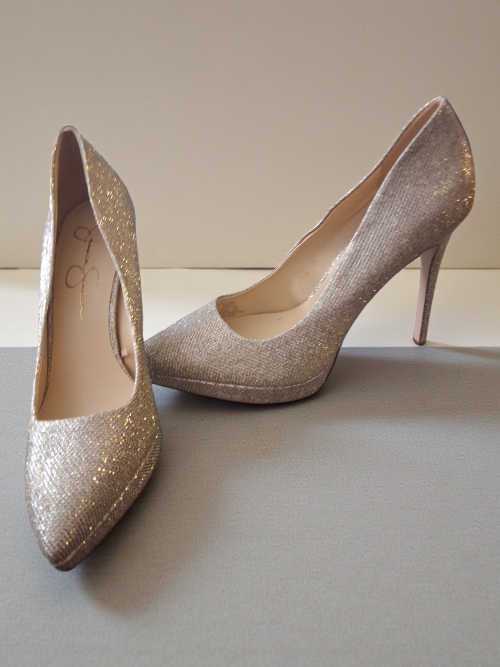 Jessica Simpson glittery champagne shimmer platform pumps Size 10 Stilletto Heel